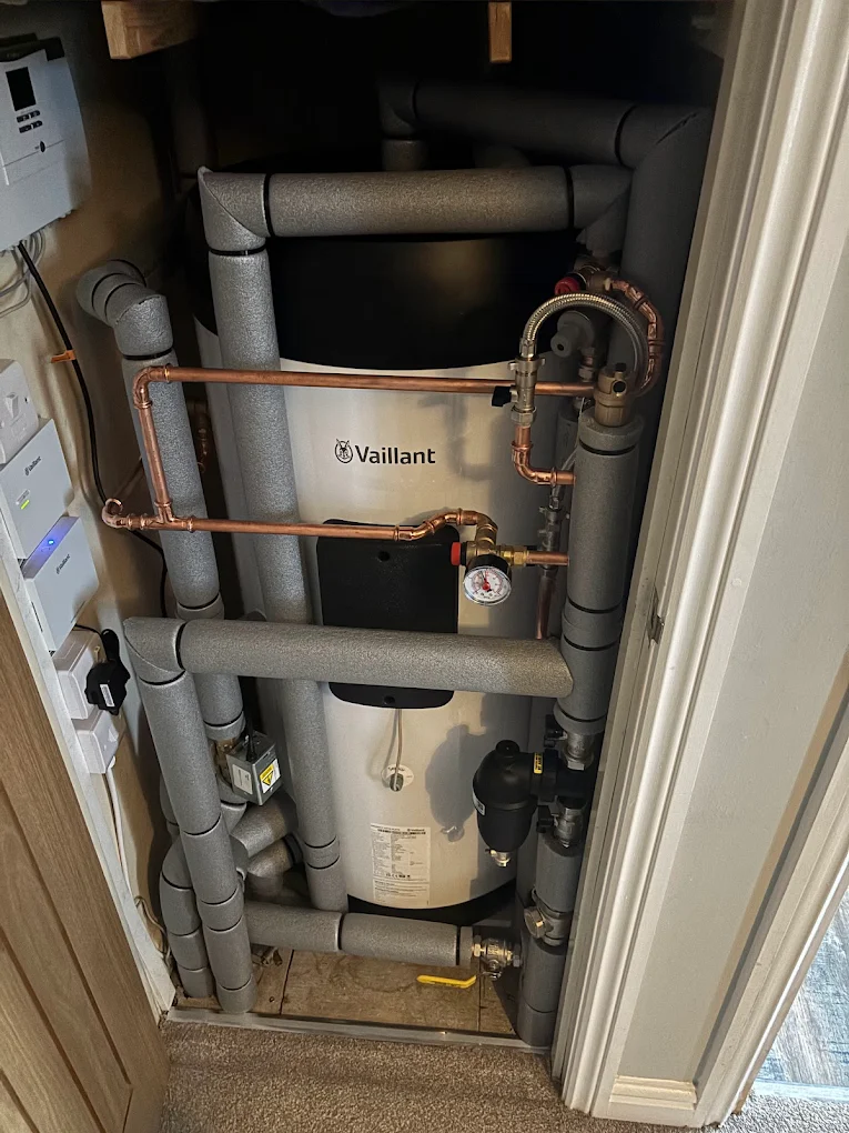 Vaillant hot water cylinder with insulated copper pipework